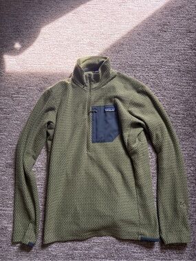 Patagonia Mens R1 Air Fleece